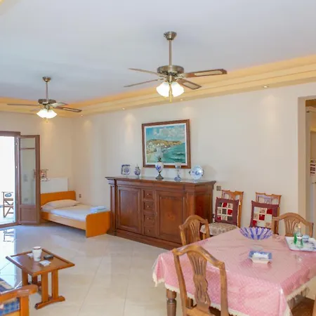 Apartment Like Naxos *