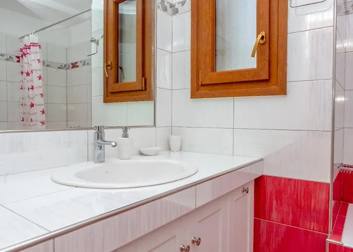 Like Naxos * Naxos City